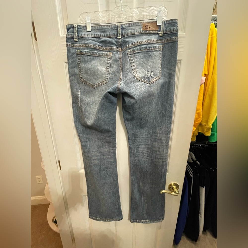 Stylish Distressed Blue Jeans - Picture 4 of 5